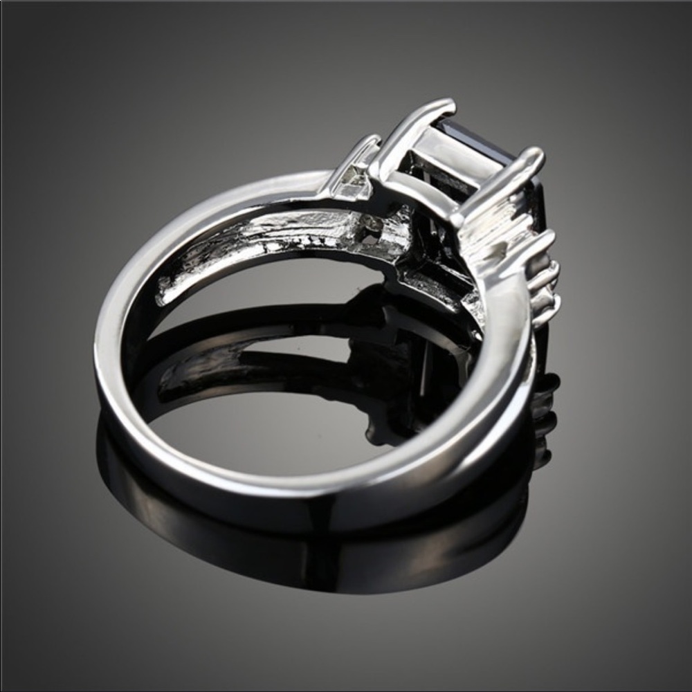 FASHION WOMEN’S RING - Picture 3 of 8